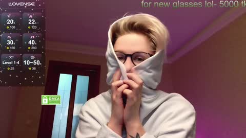 chloue and Gretta online show from January 2025 10:24:01 PM