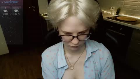 chloue and Gretta online show from June 2026 07:56:01 PM