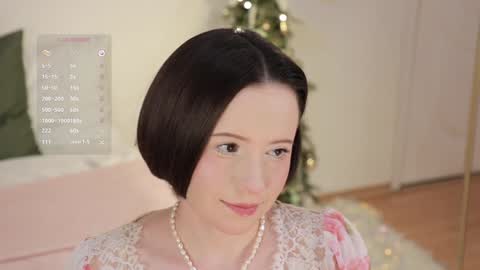 Snapshot of _female_essence_ chatting on December 2024 01:04:02 AM Essie online show from December 2024 01:04:02 AM