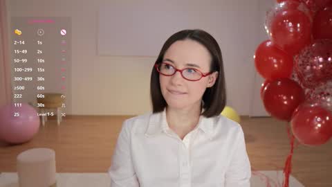 Snapshot of _female_essence_ chatting on September 2025 06:21:01 PM Essie online show from September 2025 06:21:01 PM