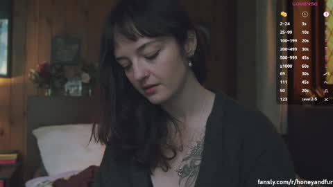 Snapshot of _freckles chatting on June 2026 03:23:02 AM Jacqui Queen goddess motorcycle mozzarella Jaq next livestream see bio online show from June 2026 03:23:02 AM