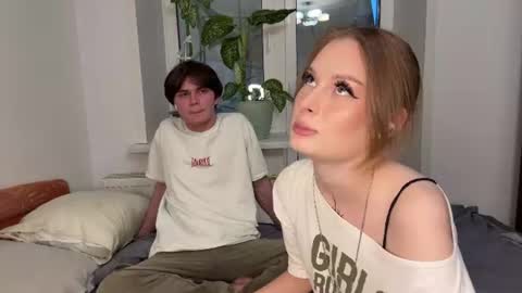 Snapshot of _freedom_couple_ chatting on June 2026 06:43:01 PM Kaithie and Jessie online show from June 2026 06:43:01 PM