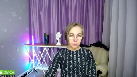 _greybunny_ online show from October 2025 12:28:02 PM