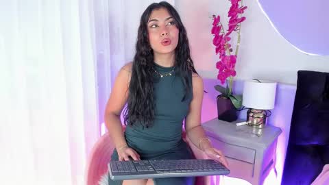 Hanna online show from September 2025 08:09:02 PM