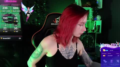 Snapshot of _helencarter chatting on December 2024 08:49:02 PM Helen Carter 3 Next stream 2330 MSC online show from December 2024 08:49:02 PM