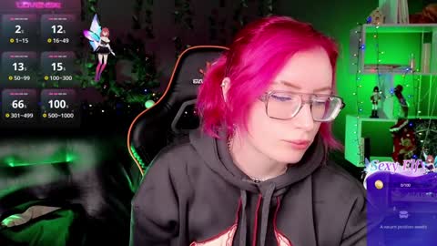 Snapshot of _helencarter chatting on December 2024 08:58:01 PM Helen Carter 3 Next stream 2330 MSC online show from December 2024 08:58:01 PM