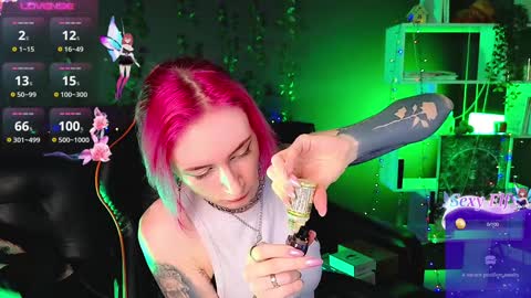 Snapshot of _helencarter chatting on January 2025 08:37:02 PM Helen Carter 3 Next stream 2330 MSC online show from January 2025 08:37:02 PM