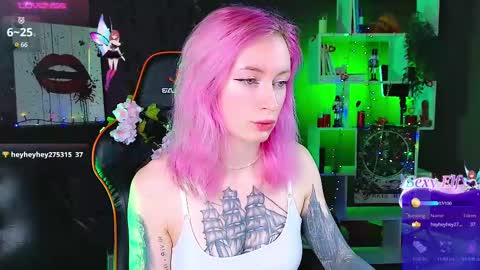 Snapshot of _helencarter chatting on February 2025 09:20:02 PM Helen Carter 3 Next stream 2330 MSC online show from February 2025 09:20:02 PM