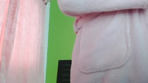 Snapshot of _honey1_ chatting on May 2026 11:18:02 AM Honey online show from May 2026 11:18:02 AM