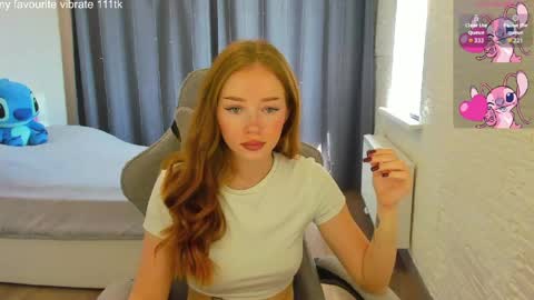 Snapshot of _hot_mia_1 chatting on May 2026 06:54:02 AM _hot_mia_1 online show from May 2026 06:54:02 AM