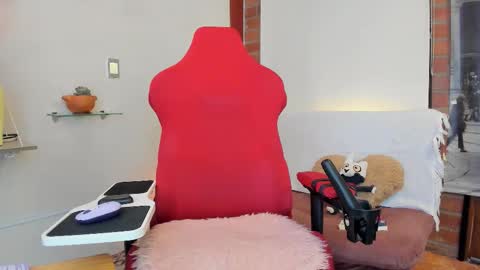 _hottie__ online show from September 2025 04:18:01 PM