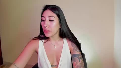 Snapshot of _isabella99_ chatting on November 2025 10:54:02 PM Isabella online show from November 2025 10:54:02 PM