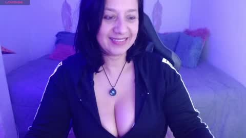 Snapshot of _isis74_ chatting on May 2026 01:00:01 AM Camila online show from May 2026 01:00:01 AM
