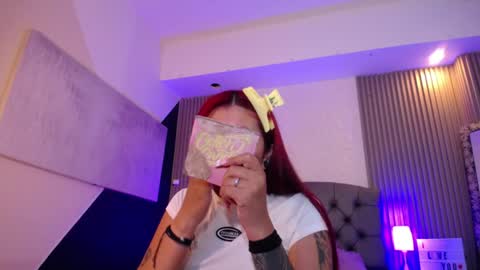 Snapshot of _johana18 chatting on January 2025 12:53:01 PM Mia online show from January 2025 12:53:01 PM