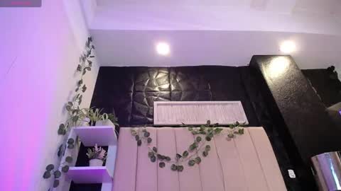 Snapshot of _johana18 chatting on January 2025 05:20:01 PM Mia online show from January 2025 05:20:01 PM