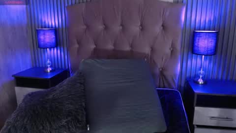 Snapshot of _johana18 chatting on December 2025 04:25:01 PM Mia online show from December 2025 04:25:01 PM