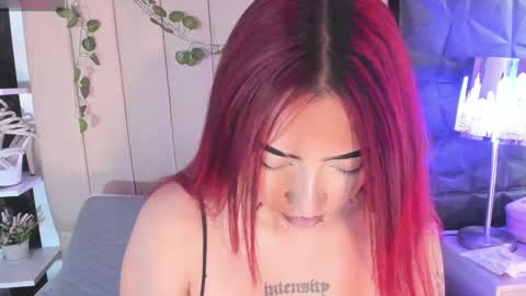 Snapshot of _johana18 chatting on January 2026 03:39:01 PM Mia online show from January 2026 03:39:01 PM