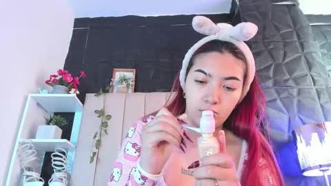 Snapshot of _johana18 chatting on February 2026 01:04:02 PM Mia online show from February 2026 01:04:02 PM