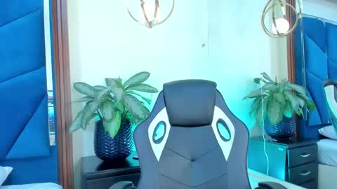 Snapshot of _julisweet_ chatting on November 2025 12:16:02 PM _julisweet_ online show from November 2025 12:16:02 PM