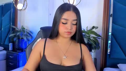 Snapshot of _julisweet_ chatting on November 2025 12:18:01 PM _julisweet_ online show from November 2025 12:18:01 PM