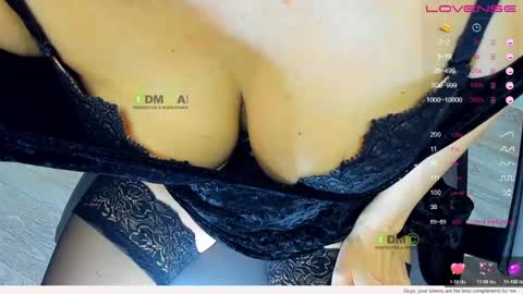 Snapshot of _justcallme_ chatting on May 2026 08:37:01 PM _justcallme_ online show from May 2026 08:37:01 PM