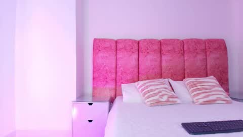 Kendall online show from December 2025 12:03:02 PM