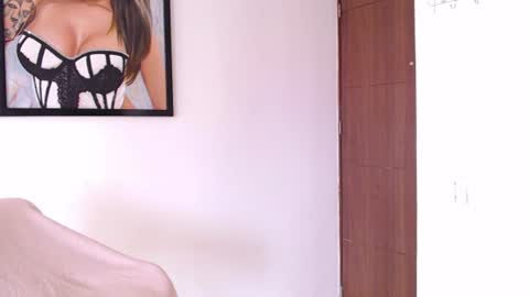 Snapshot of _kerryleen chatting on June 2026 05:28:01 PM Dani online show from June 2026 05:28:01 PM