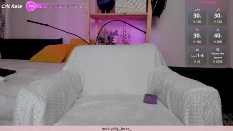 Kiara 0100 - 0700 UTC almost every day online show from October 2025 07:21:01 AM