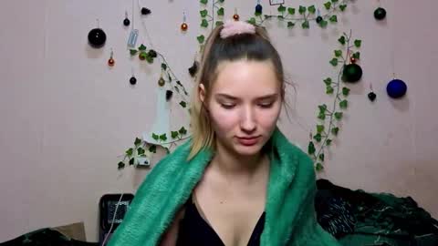 _kikiclark_ online show from January 2026 09:18:02 PM