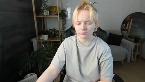 Li online show from October 2025 08:38:02 PM