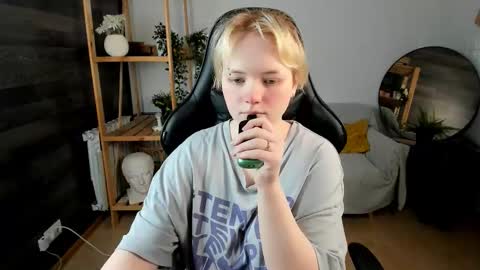 Li online show from October 2025 01:42:02 PM