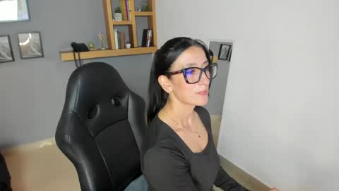 Snapshot of _kiramoon__ chatting on April 2026 09:21:02 PM Kiraaaa 0 online show from April 2026 09:21:02 PM