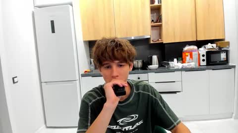 Kurt online show from September 2025 12:44:02 AM