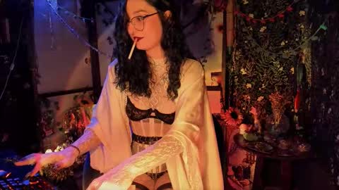 Lady Luna online show from October 2025 11:59:02 PM