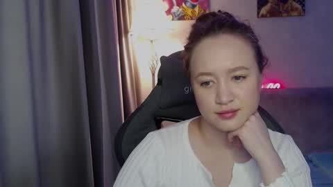 _lalune_ online show from October 2025 09:06:02 AM