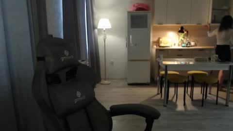 _lalune_ online show from March 2026 12:22:01 PM