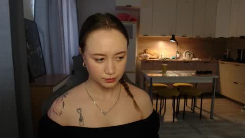 _lalune_ online show from March 2026 05:45:02 AM