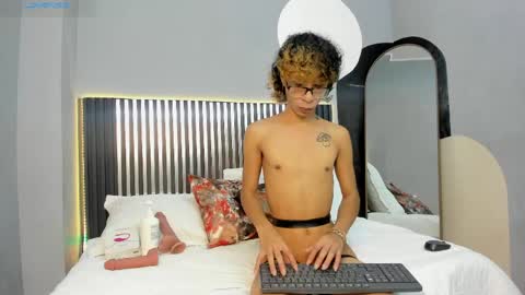  L E M M O N  online show from April 2026 09:01:02 PM