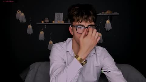 _leo_lust online show from October 2025 09:27:01 PM