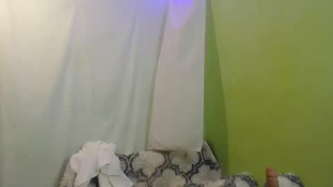 _lilies_gigi_ online show from December 2024 10:16:02 PM