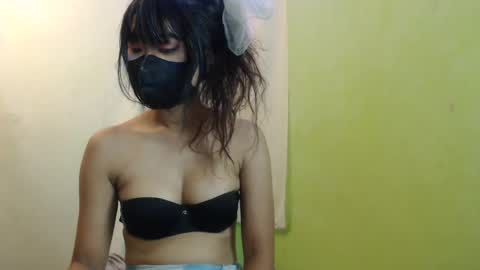 _lilies_gigi_ online show from February 2025 09:47:01 PM