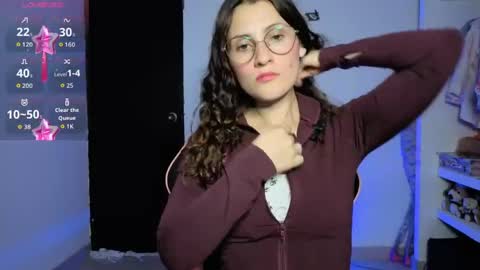 Snapshot of _lindasy_ chatting on April 2026 02:53:02 AM Lindasy online show from April 2026 02:53:02 AM