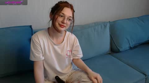 Snapshot of _litle_viola chatting on April 2026 03:07:02 AM Viola online show from April 2026 03:07:02 AM