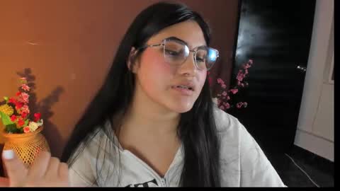 Ivy 3 online show from December 2025 07:09:01 PM