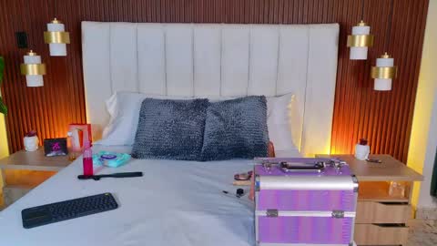 Luisa merrid online show from April 2026 12:01:01 PM