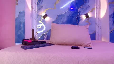 Lorrayne online show from October 2025 12:09:01 PM