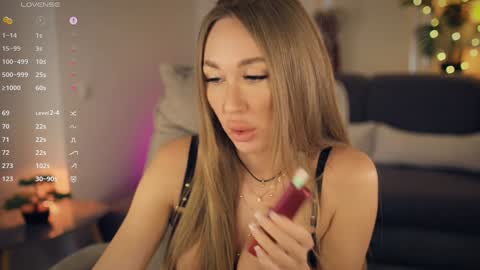 Snapshot of _lovly chatting on October 2025 12:20:01 PM Melanie online show from October 2025 12:20:01 PM