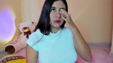 Maia online show from October 2025 01:09:01 PM