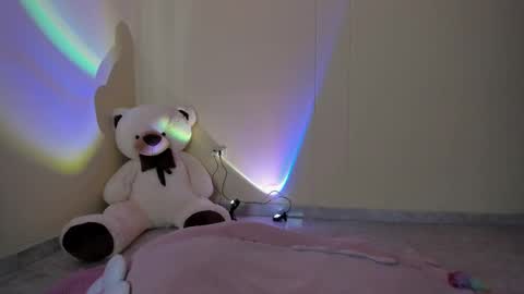 Maia online show from October 2025 01:14:01 PM