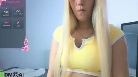 Snapshot of _maneki_neko_ chatting on September 2025 04:08:02 PM Emma  online show from September 2025 04:08:02 PM